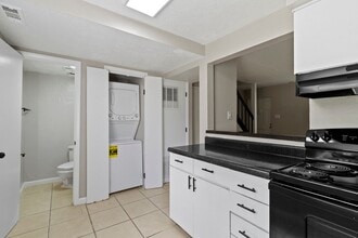 The Vistas Apartment Homes in Indianapolis, IN - Foto de edificio - Building Photo