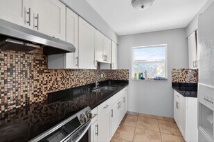 4810 NW 19th St in Lauderhill, FL - Building Photo