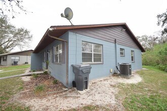 6064 Hilltop Ln W in Lakeland, FL - Building Photo - Building Photo