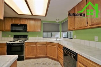 3610 Sunwood Dr in Redding, CA - Building Photo - Building Photo