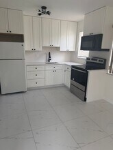 722 NE 8th St in Hallandale Beach, FL - Building Photo - Building Photo