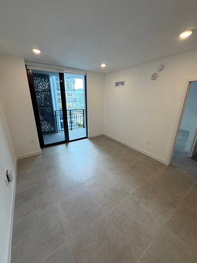 1942 Taylor St, Unit B1 in Hollywood, FL - Building Photo - Building Photo