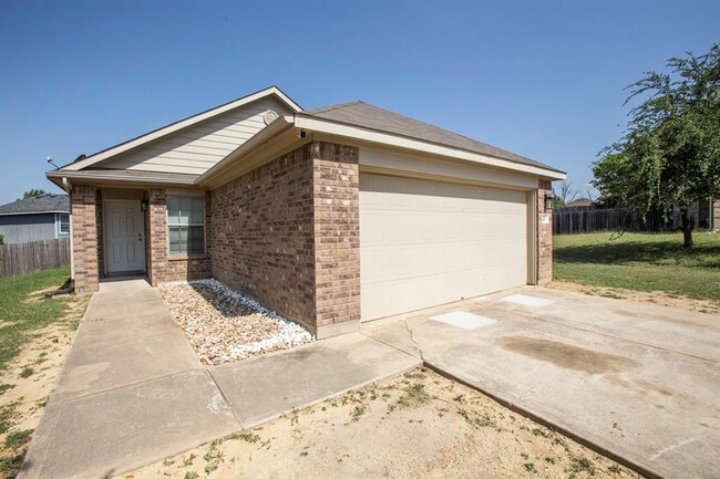 112 Wildfire Cove in Buda, TX - Building Photo - Building Photo