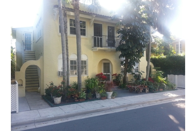 212 Oleander Ave in Palm Beach, FL - Building Photo - Building Photo