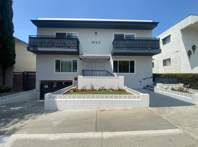 1023 N Laurel Ave in West Hollywood, CA - Building Photo - Building Photo