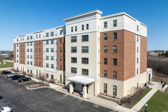Residences at Fountain Square in Waukegan, IL - Foto de edificio - Building Photo