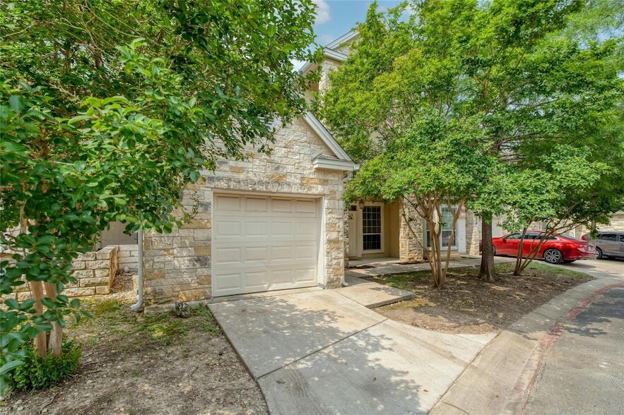 10300 Morado Cove in Austin, TX - Building Photo