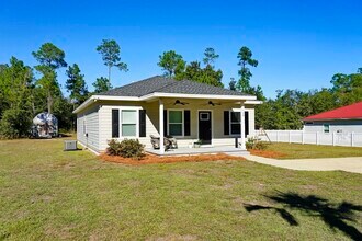 168 Engelbrecht Rd in Defuniak Springs, FL - Building Photo - Building Photo