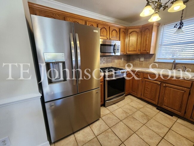 2352 Silas Creek Pkwy in Winston-Salem, NC - Building Photo - Building Photo