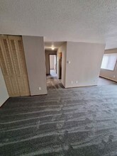 1676 English St-Unit -202 in St. Paul, MN - Building Photo - Building Photo