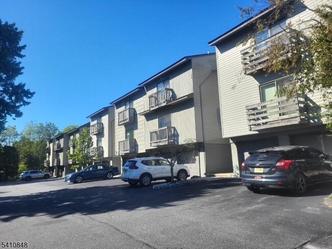 1214 Spruce Hills Dr in Glen Gardner, NJ - Building Photo - Building Photo