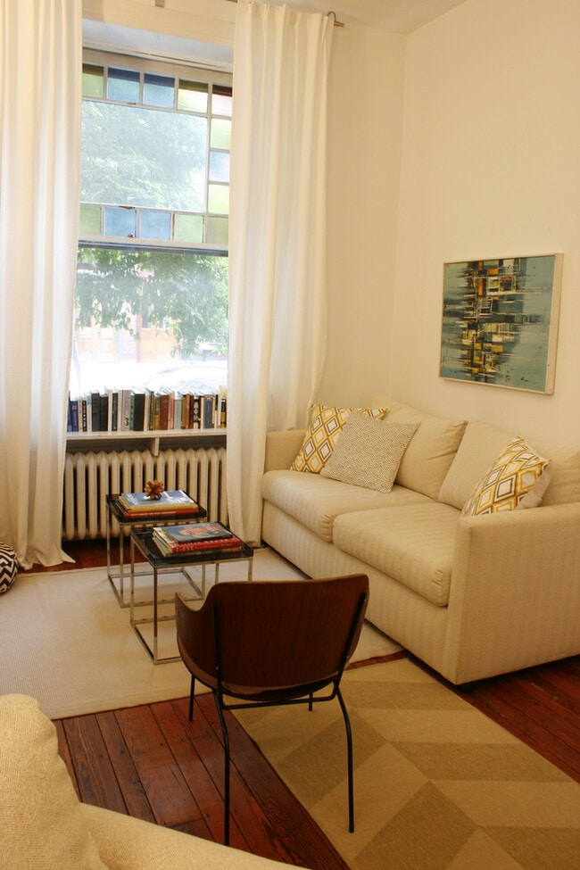 826 N Woodstock St, Unit 1