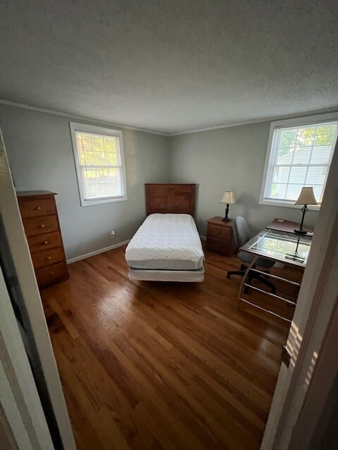 240 Greenaway Dr in Springfield, MA - Foto de edificio