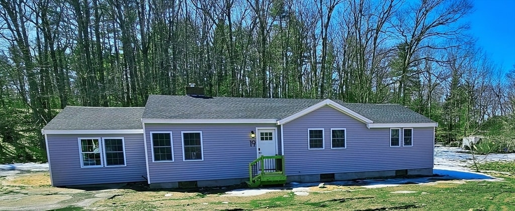 19 East Rd in Westminster, MA - Building Photo