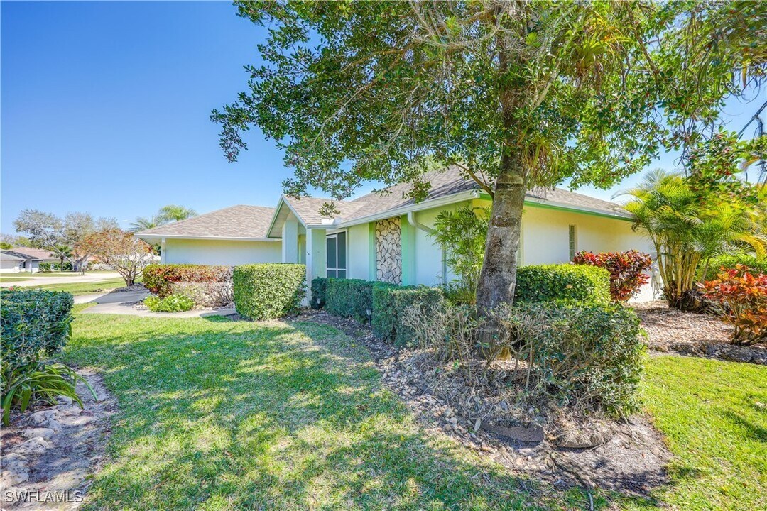 9782 Campbell Cir in Naples, FL - Building Photo