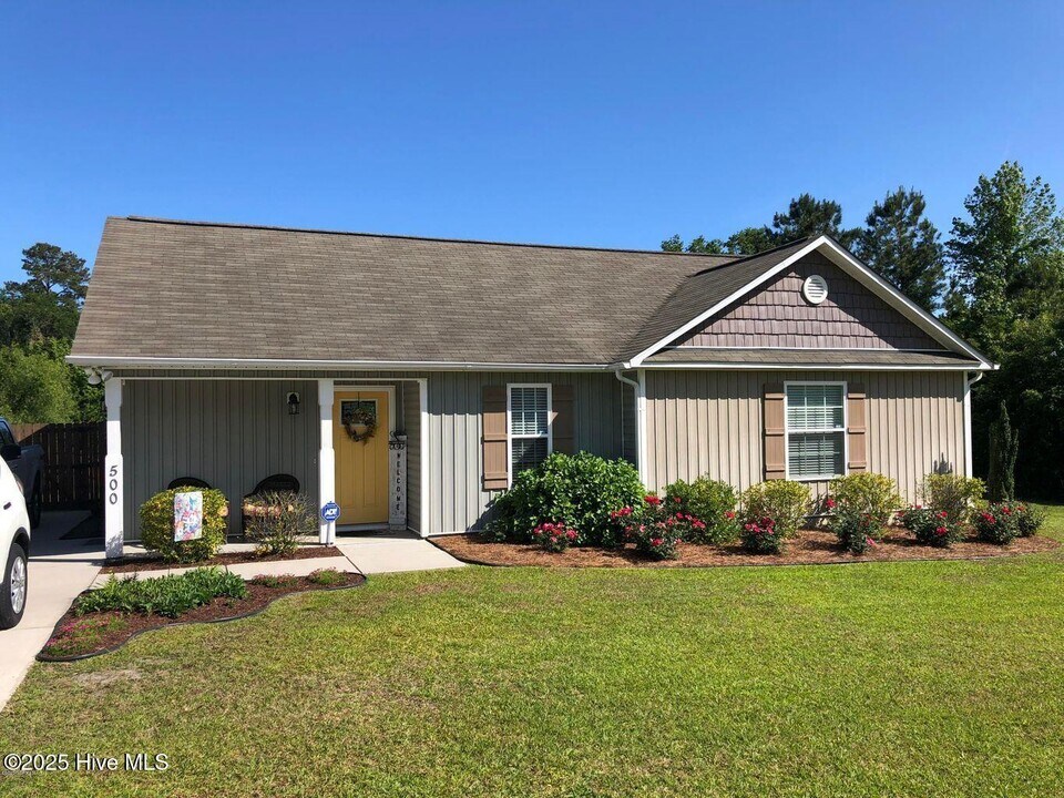 500 N Dyson St in Holly Ridge, NC - Building Photo