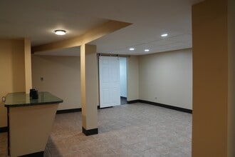 6115 N Meade Ave, Unit Unit G in Chicago, IL - Foto de edificio - Building Photo