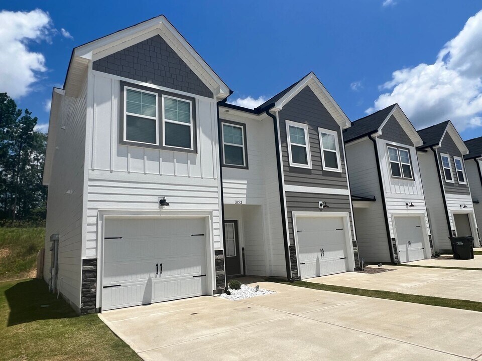 1052 Linsmore Ave in Grovetown, GA - Foto de edificio