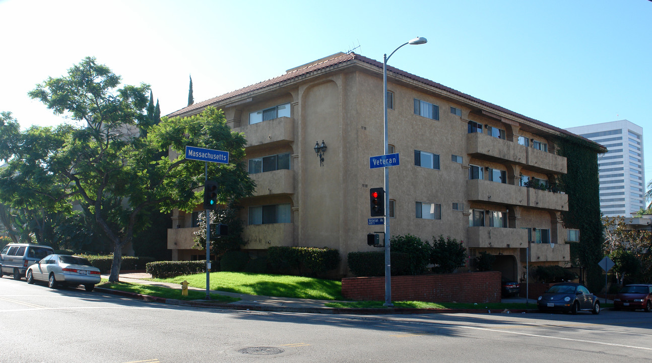 1601 Veteran Ave in Los Angeles, CA - Building Photo