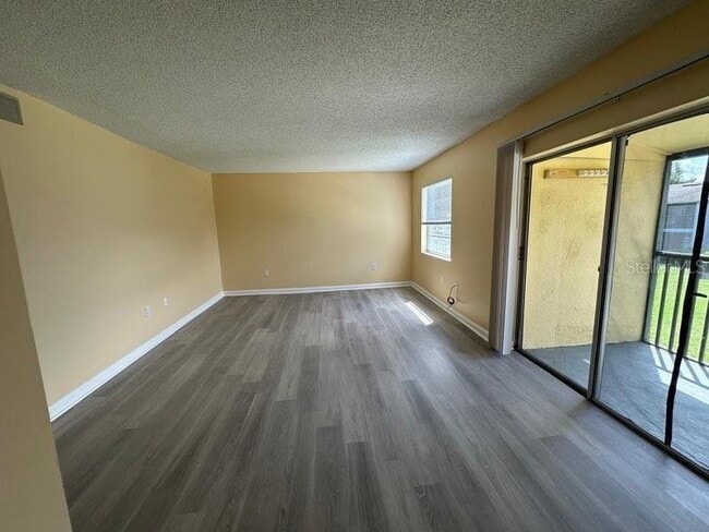 2553 N Alafaya Trail in Orlando, FL - Building Photo - Building Photo