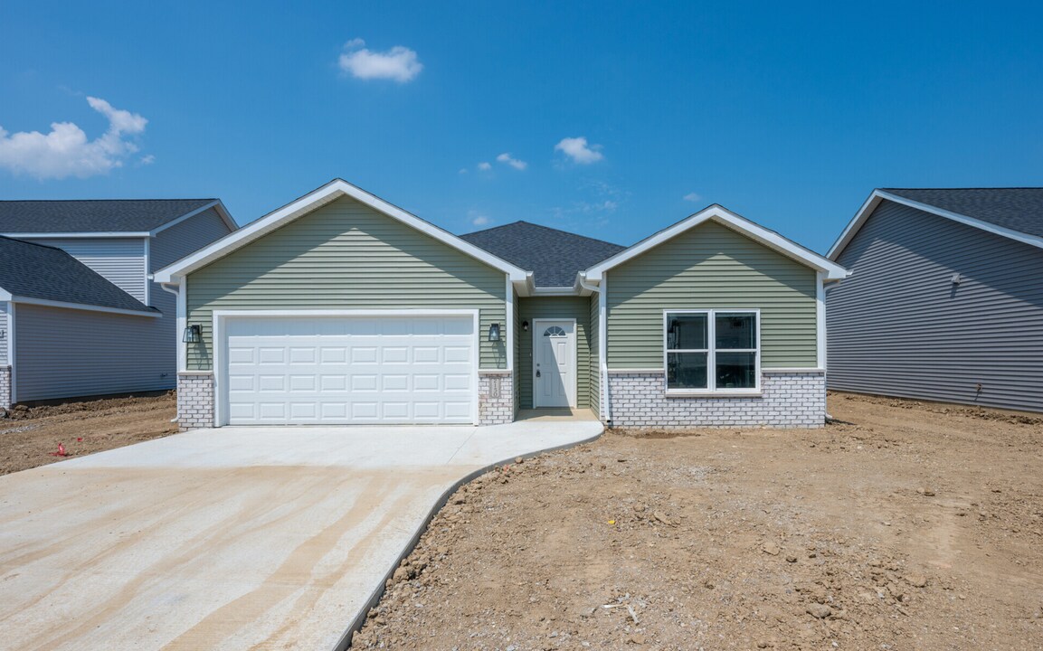 2078 Glastonbury Row in Fort Wayne, IN - Building Photo
