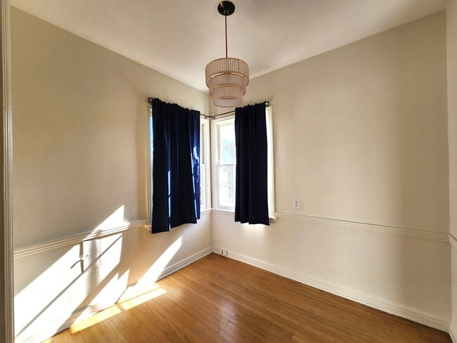 10325-10327 /2 Ashton Ave in Los Angeles, CA - Foto de edificio - Building Photo