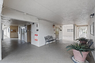 300 NE 26th Ave in Boynton Beach, FL - Building Photo - Building Photo