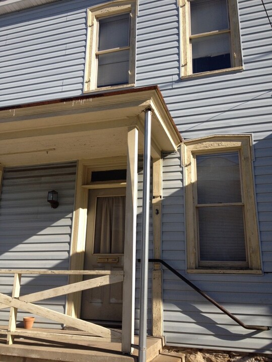 3 N Washington St in Shippensburg, PA - Building Photo