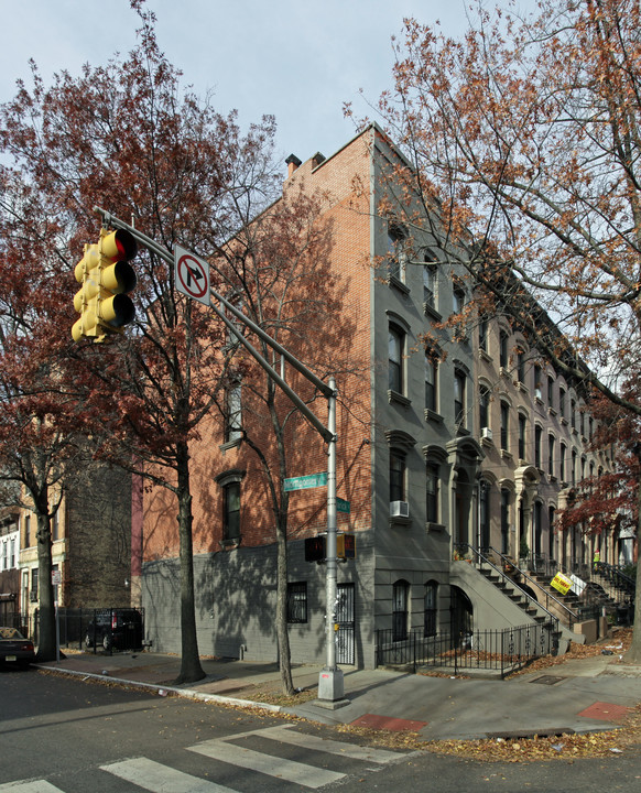 305 Varick St in Jersey City, NJ - Foto de edificio