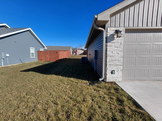 147 La Vista Dr in Waynesville, MO - Building Photo - Building Photo