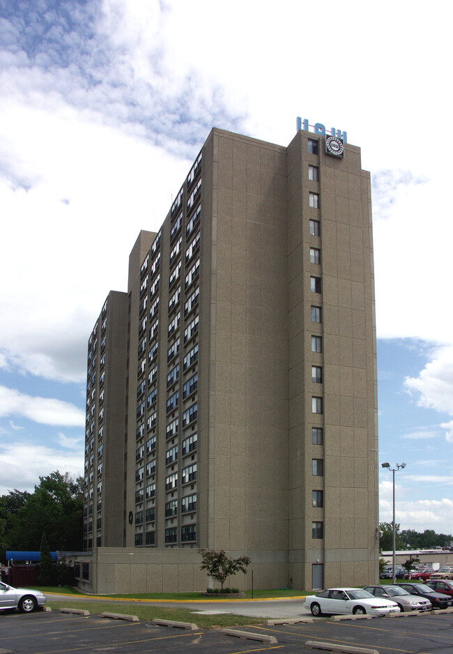 UAW Senior Citizens Center in Pekin, IL - Building Photo - Building Photo