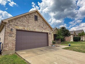 313 Valley Dr in Aubrey, TX - Building Photo - Building Photo