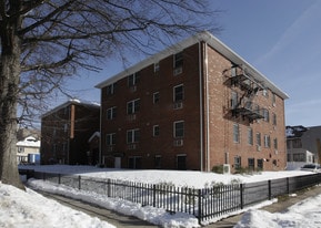 Madison Apartments/Volunteers of America. in Elizabeth, NJ - Building Photo