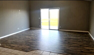 3046 W Grenadine Rd in Phoenix, AZ - Foto de edificio - Building Photo