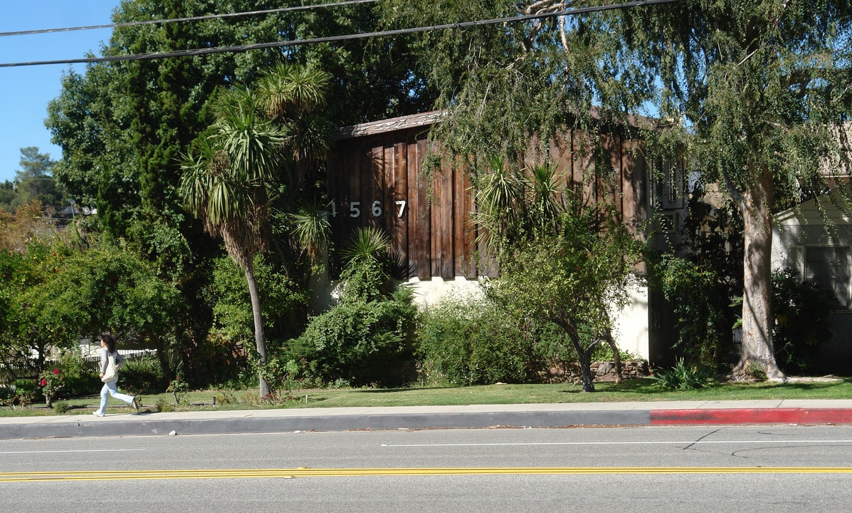 1567 Verdugo Rd in Glendale, CA - Building Photo