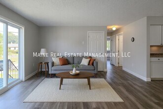 16 Hillside Ln in Lewiston, ME - Building Photo - Building Photo