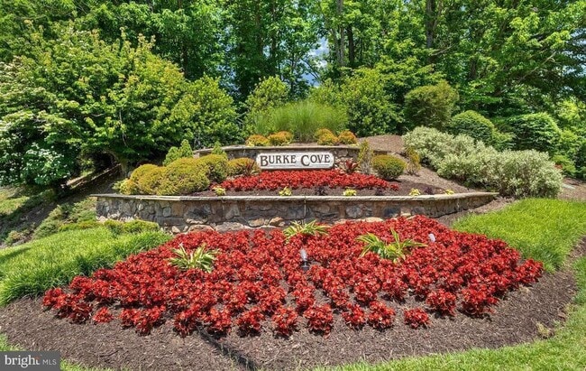 property at 5912 Cove Landing Rd
