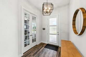 7905 Yokohama Terrace in Austin, TX - Building Photo - Building Photo