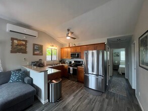 591 Kumulani Dr in Kihei, HI - Foto de edificio - Building Photo