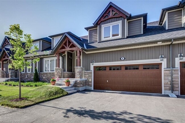 property at 4 Spooner Cres