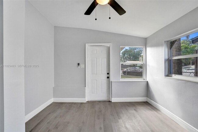 3633 SW 12th Ct in Fort Lauderdale, FL - Building Photo - Building Photo