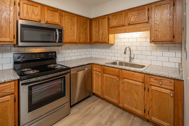 Westwood Apartments in Nashville, TN - Building Photo - Interior Photo