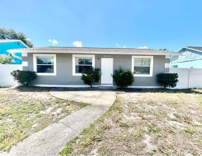 4220 38th Ave N in St. Petersburg, FL - Building Photo - Building Photo