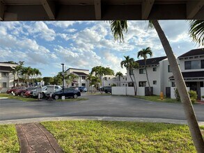 744 NW 106th Ave in Miami, FL - Building Photo - Building Photo