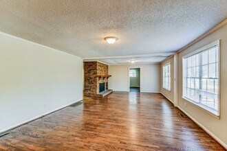 2428 Briarcliff Dr in Leeds, AL - Building Photo - Building Photo