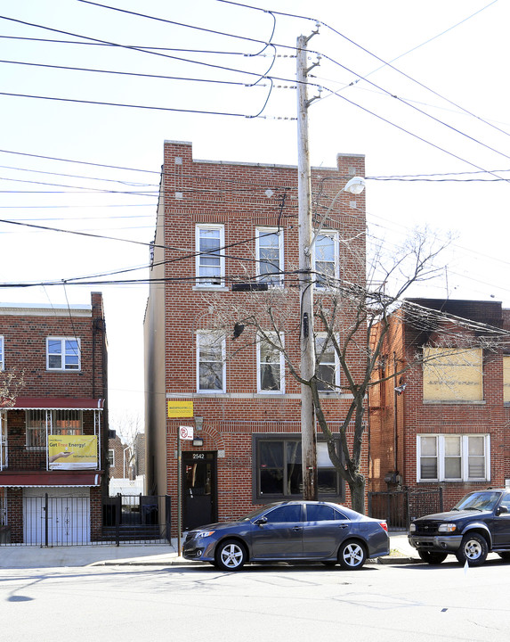 2542 Williamsbridge Rd in Bronx, NY - Building Photo