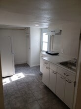 13207 Ramona Ave, Unit B in Hawthorne, CA - Foto de edificio - Building Photo