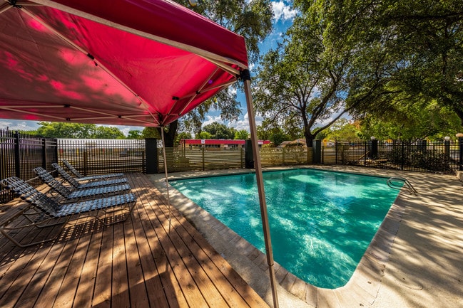 Las Palmas Townhomes