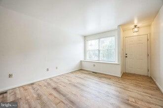 48 Woodstream Ct in Mantua, NJ - Building Photo - Building Photo