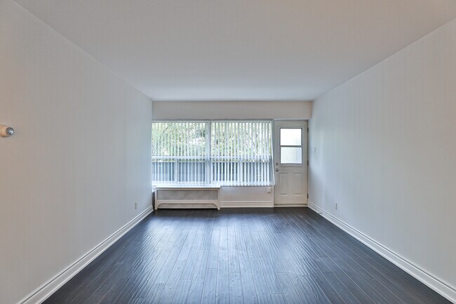property at 494 Avenue Rd